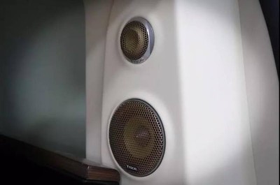 移動(dòng)總裁辦公室——鉑馳維努斯4座商務(wù)房車，奔馳V260的極致定制與尊享