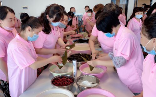 育嬰師與月嫂供不應求 家政服務行業(yè)的巨大機遇